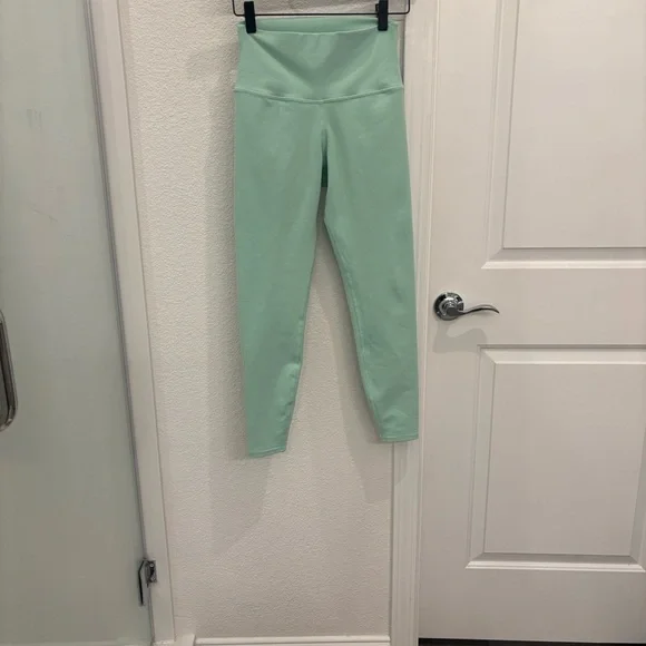ALO Yoga 7/8 Airbrush Spearmint Leggings - Small - Picture 8 of 8